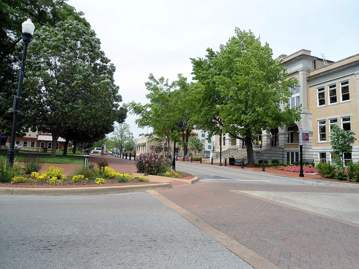 Bentonville Town Square + Walmart Museum